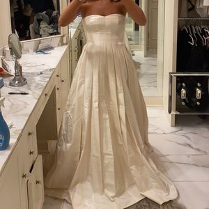 Ivory Silk Taffeta Ball Gown Formal Wedding Dress
